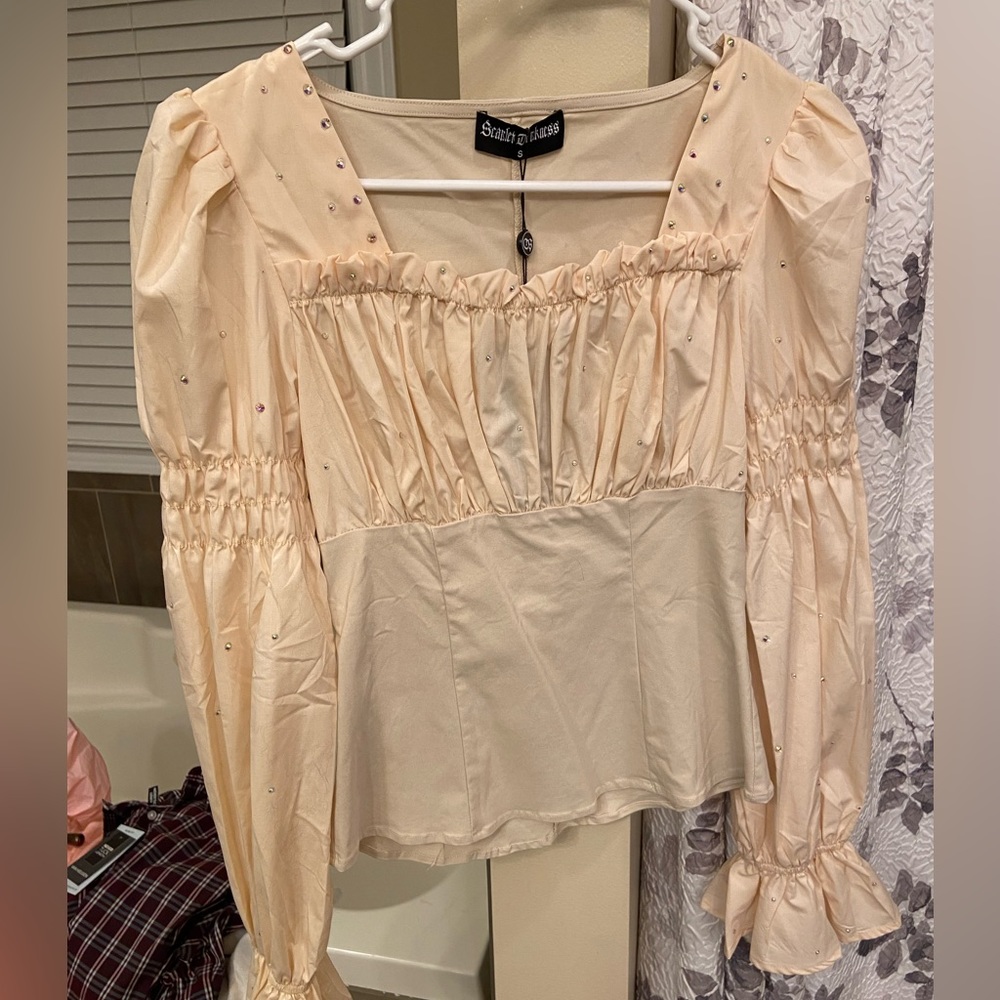 Women’s renaissance long sleeved blouse